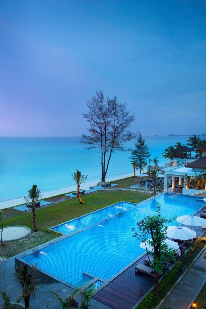 Hotel Santika Premiere Beach Resort Belitung Sijuk Exterior photo