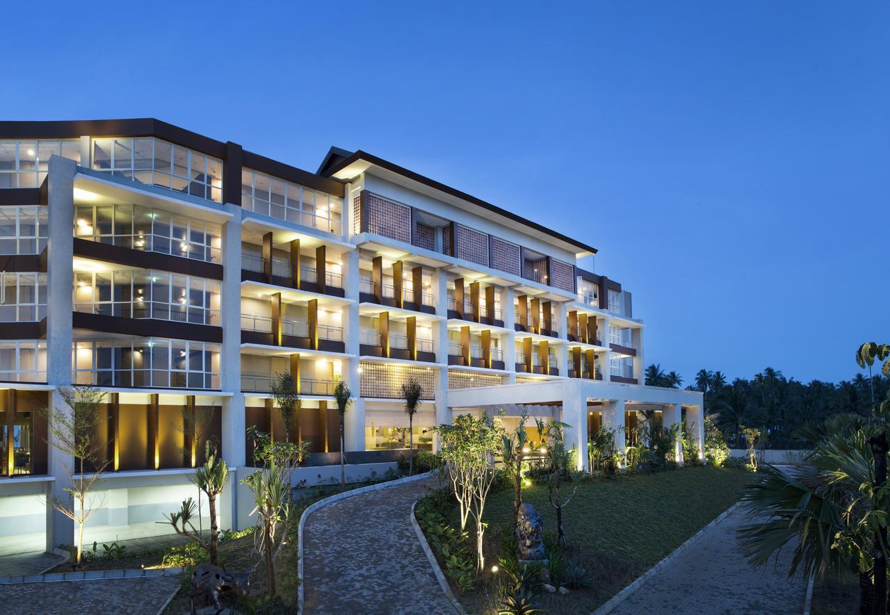 Hotel Santika Premiere Beach Resort Belitung Sijuk Exterior photo