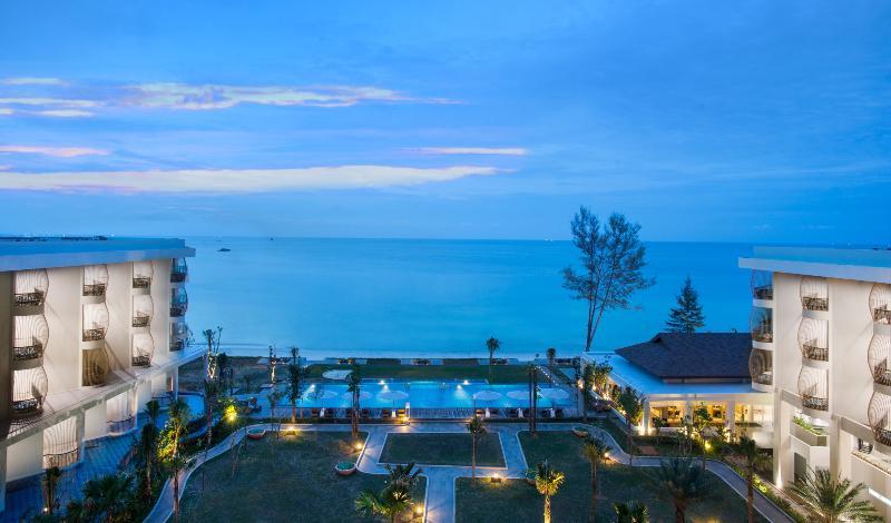 Hotel Santika Premiere Beach Resort Belitung Sijuk Exterior photo